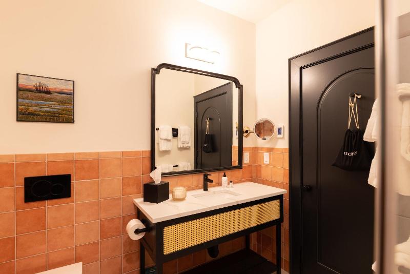Hotel Thaxter image