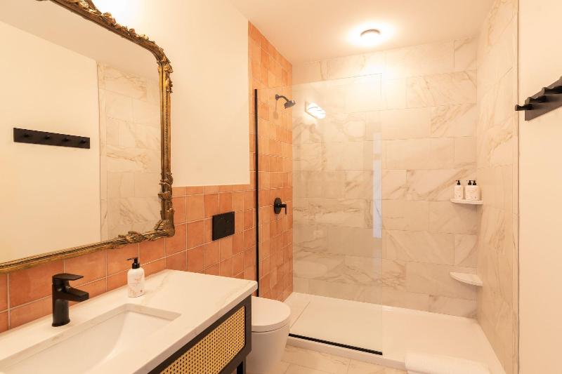 Hotel Thaxter image