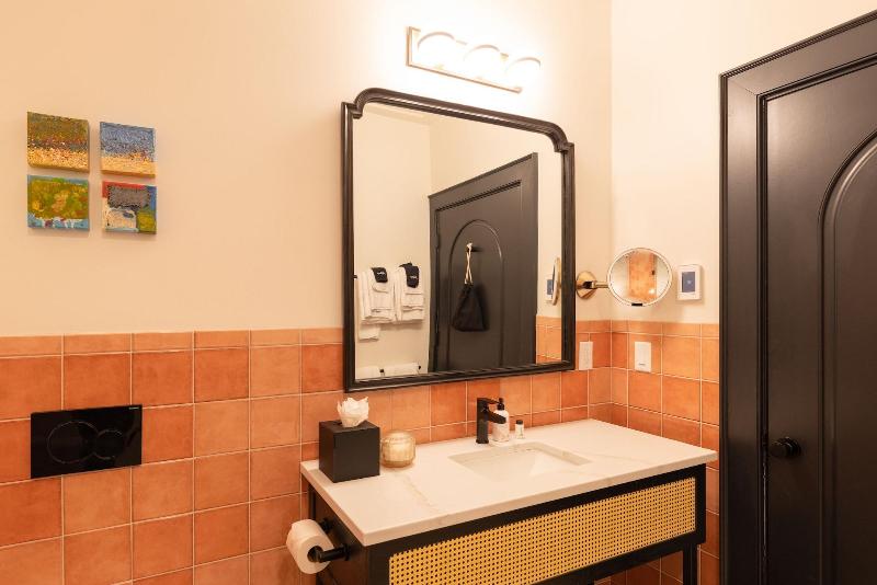 Hotel Thaxter image