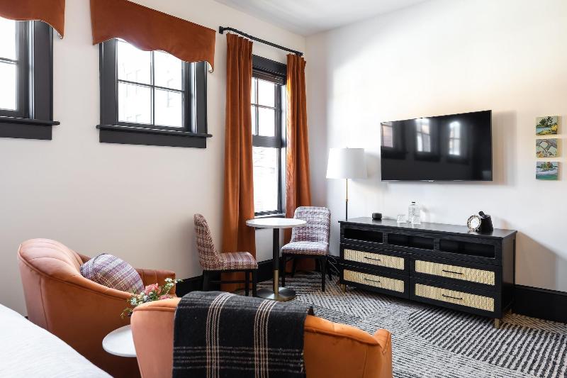 Hotel Thaxter image