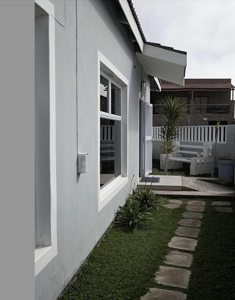 Bella Luna B B image