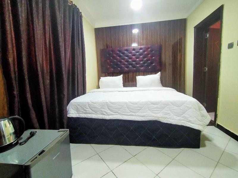 Pameec Luxury Suites Utako image