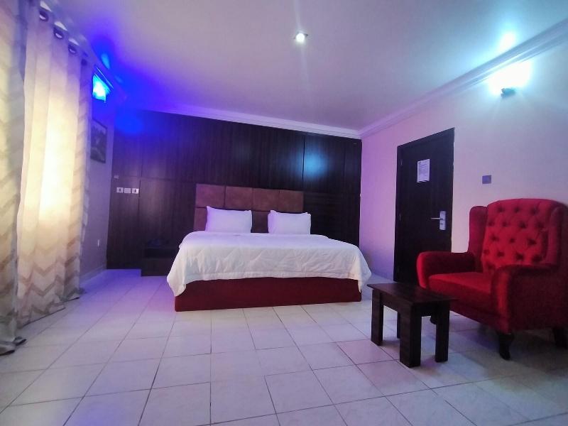 Pameec Luxury Suites Utako image