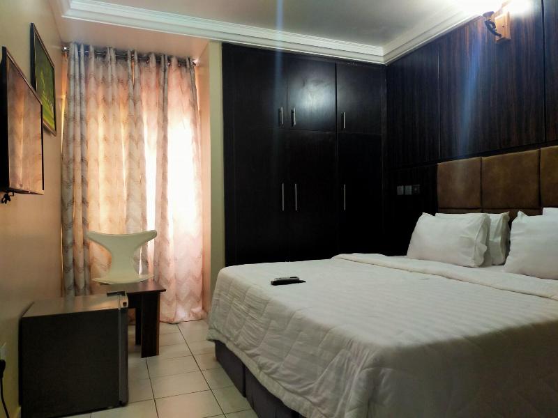 Pameec Luxury Suites Utako image