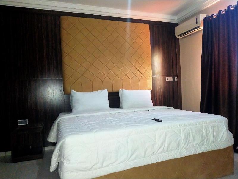 Pameec Luxury Suites Utako image