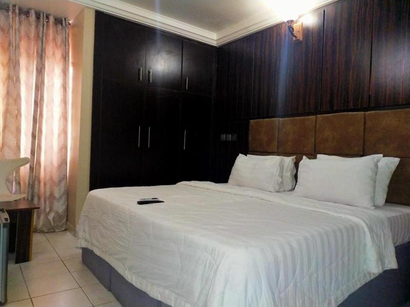 Pameec Luxury Suites Utako image