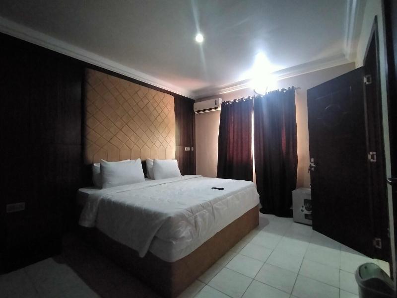 Pameec Luxury Suites Utako image