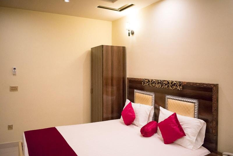 Hotel Days Inn Two image