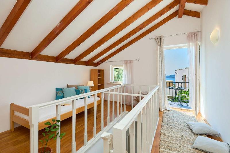 House Lillla image