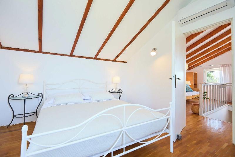 House Lillla image