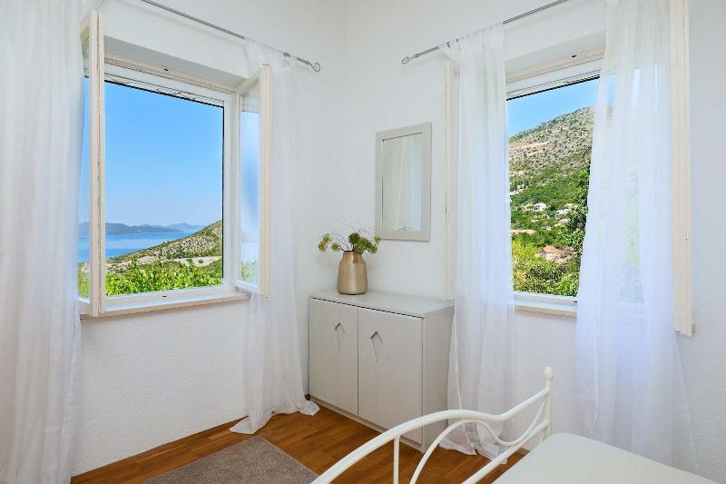 House Lillla image