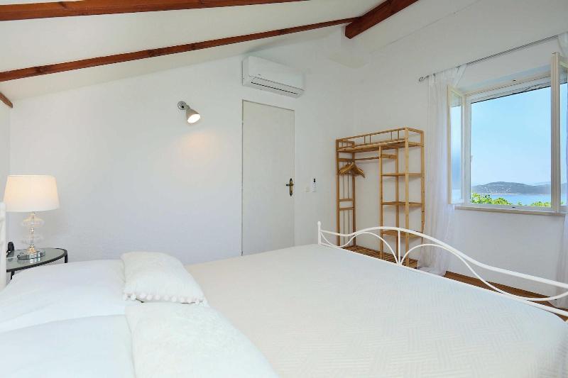 House Lillla image