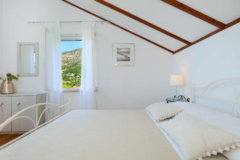 House Lillla image