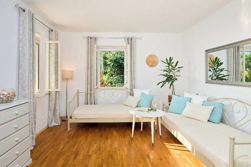 House Lillla image