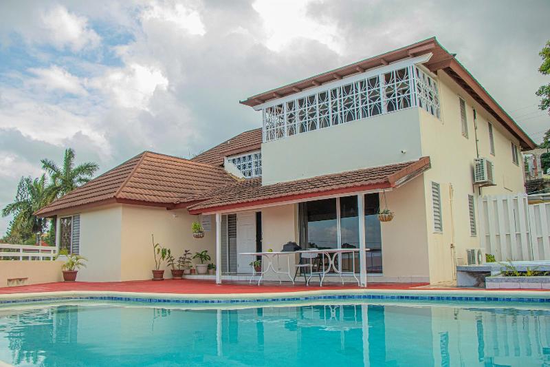 The Whytehouse Villa image