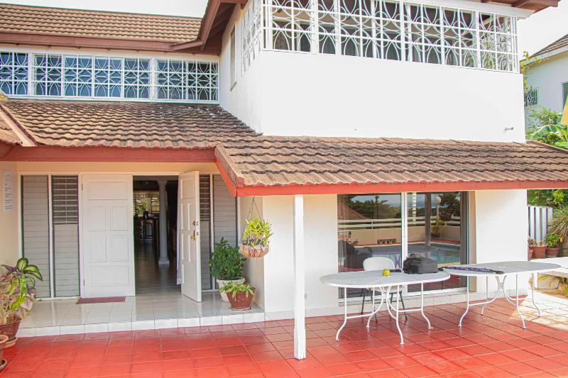 The Whytehouse Villa image