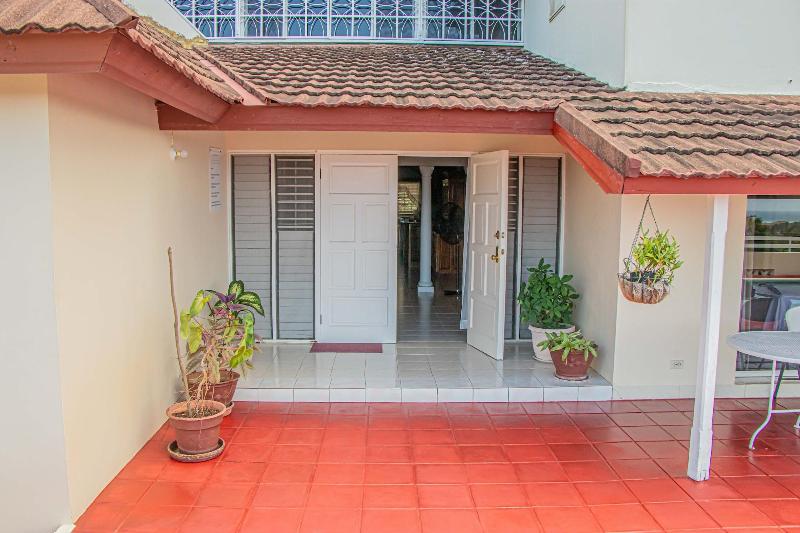 The Whytehouse Villa image