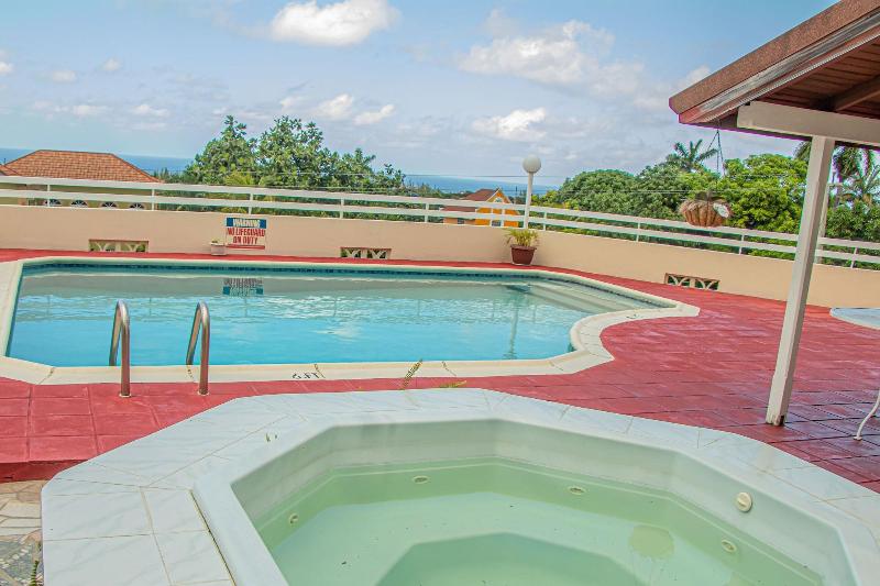 The Whytehouse Villa image