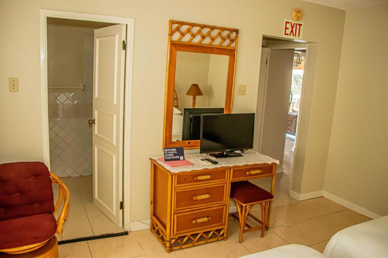 The Whytehouse Villa image