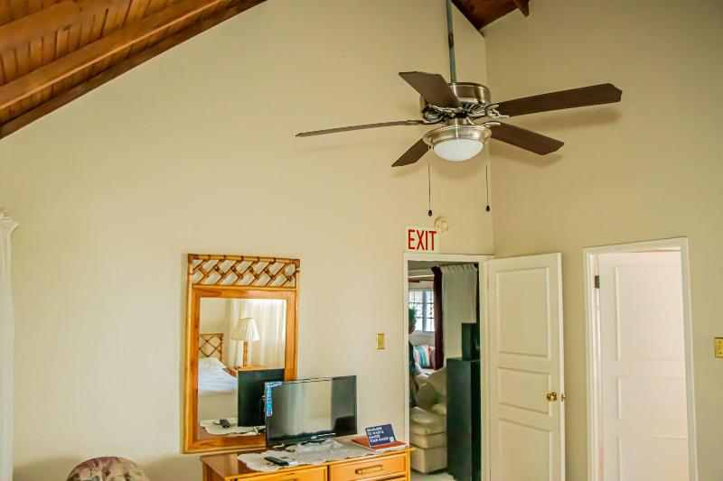 The Whytehouse Villa image