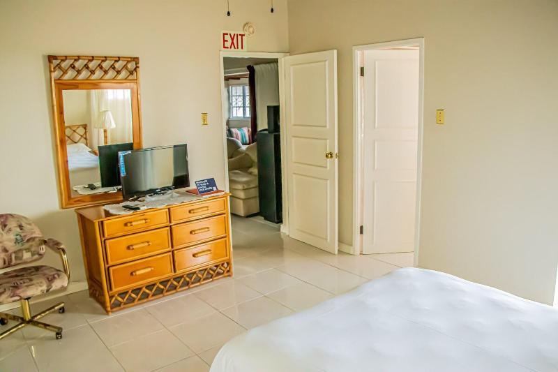 The Whytehouse Villa image