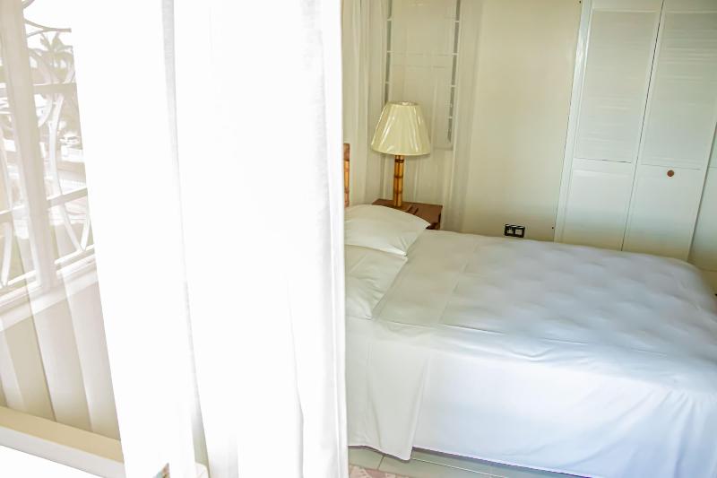The Whytehouse Villa image