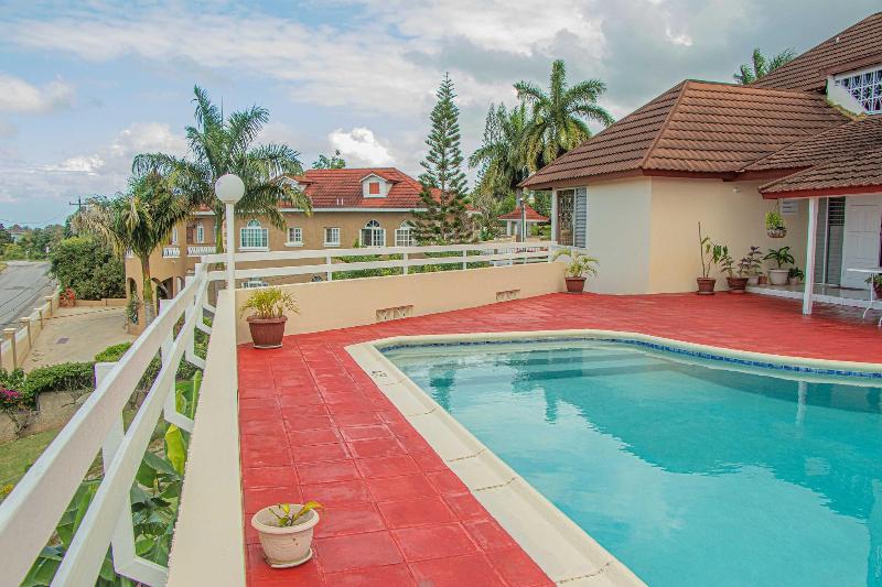 The Whytehouse Villa image