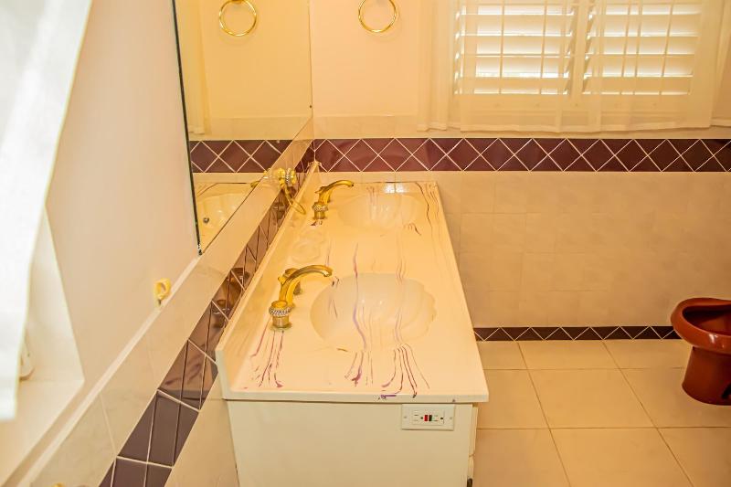 The Whytehouse Villa image