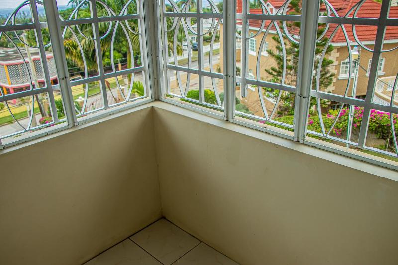 The Whytehouse Villa image