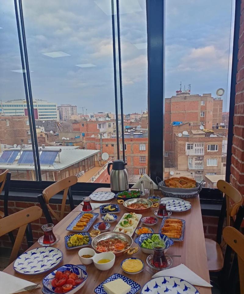 Hasuna Taaz Hotel image 1