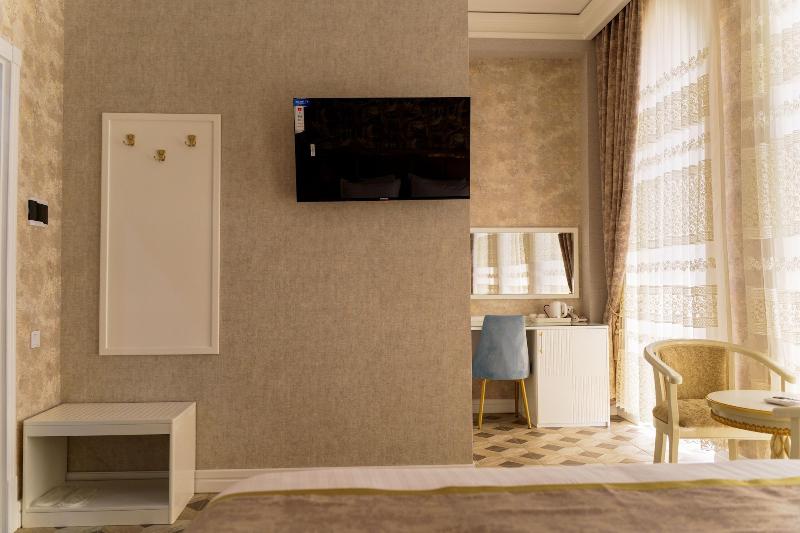 Ayniy Hotel image