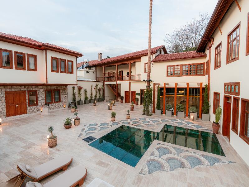 Dumo Suite Hotel — general view