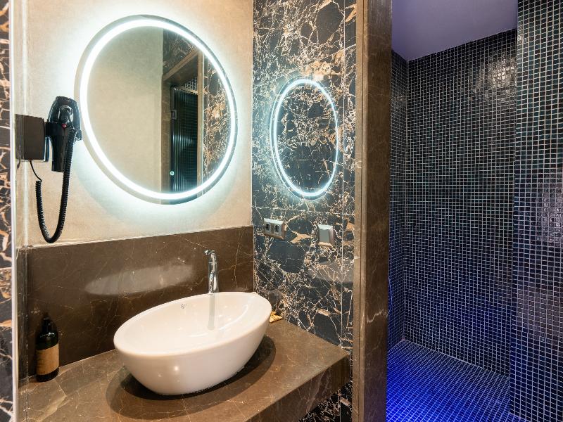 Dumo Suite Hotel image