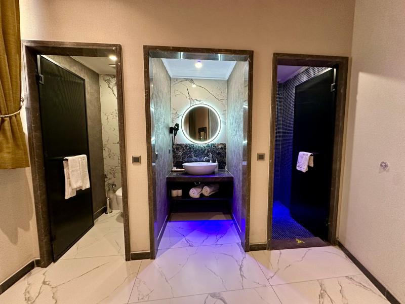 Dumo Suite Hotel image