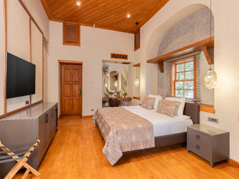 Dumo Suite Hotel image
