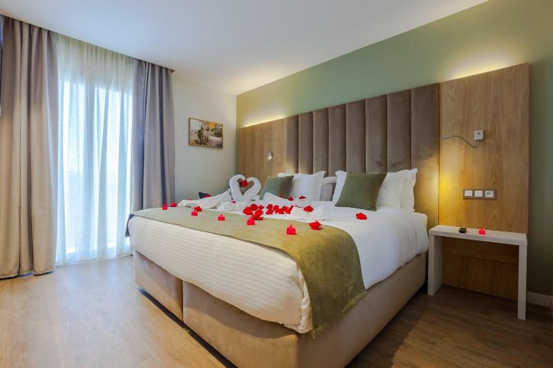 Ibiris Hotel image
