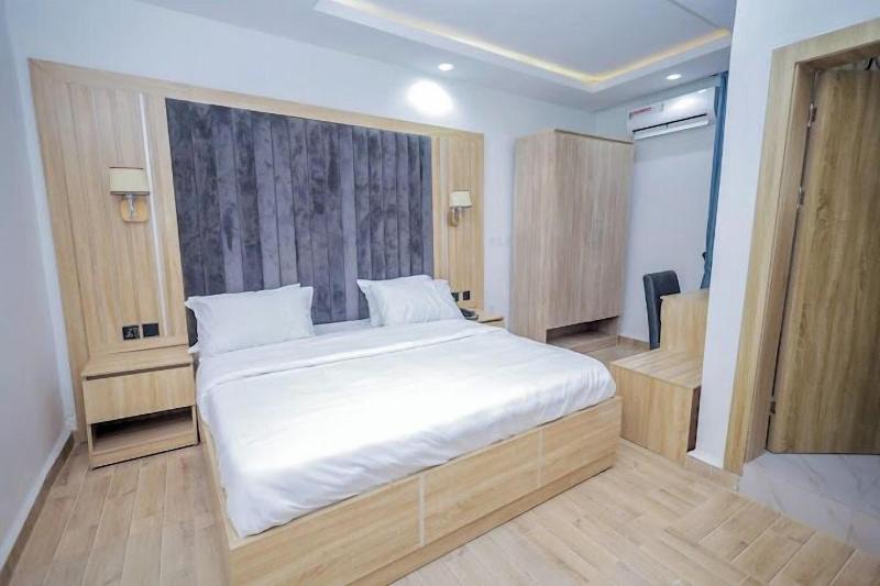 House 27 image