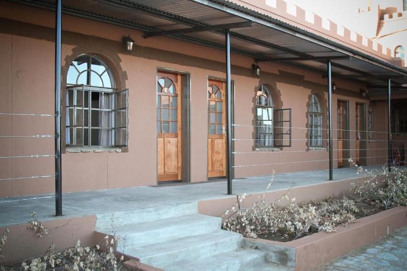 Sweet Thorn Retreat Airport Lodge image