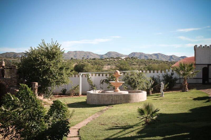 Sweet Thorn Retreat Airport Lodge image