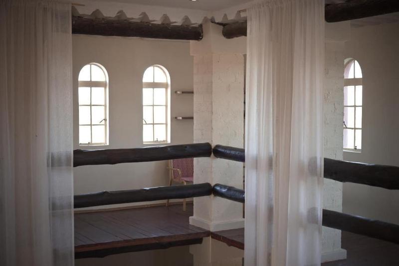 Sweet Thorn Retreat Airport Lodge image