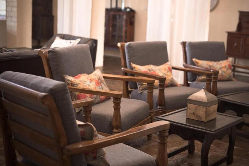 Sweet Thorn Retreat Airport Lodge image