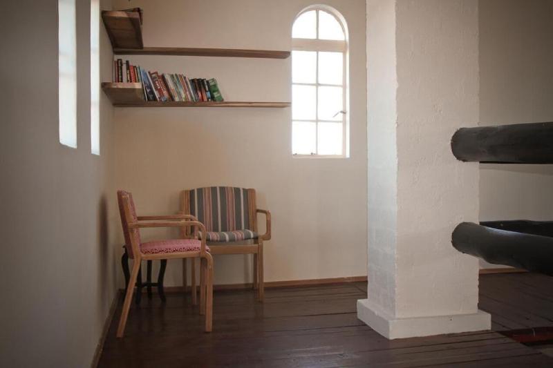 Sweet Thorn Retreat Airport Lodge image