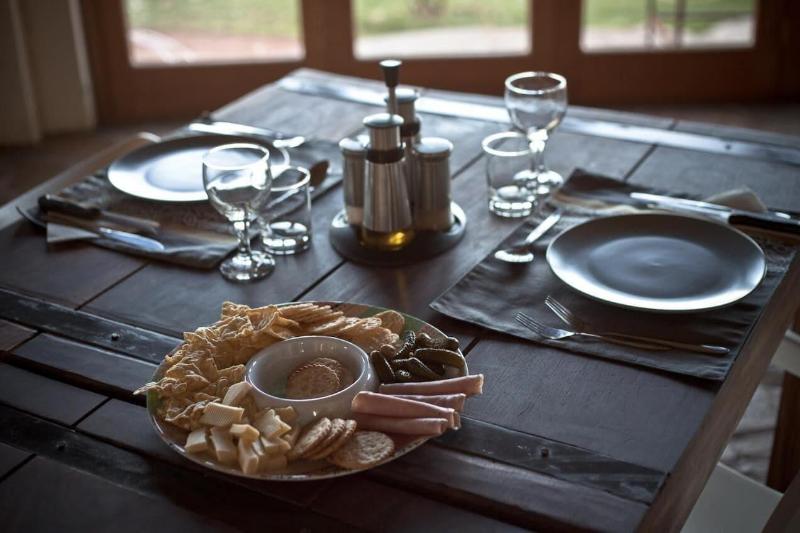 Sweet Thorn Retreat Airport Lodge image