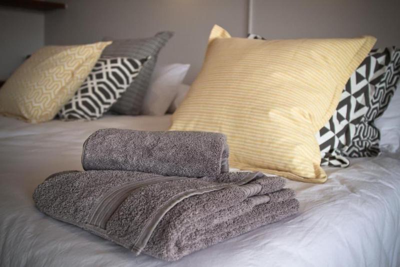Sweet Thorn Retreat Airport Lodge image