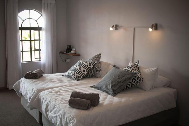 Sweet Thorn Retreat Airport Lodge image