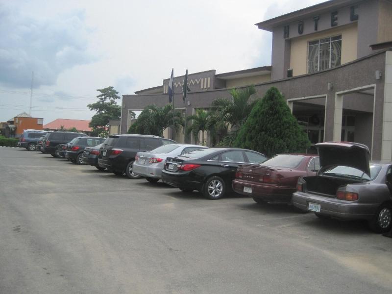 Axari Hotel Suites