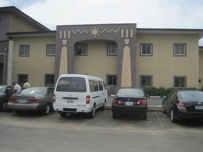 Axari Hotel Suites