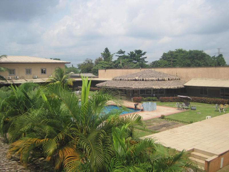 Axari Hotel Suites