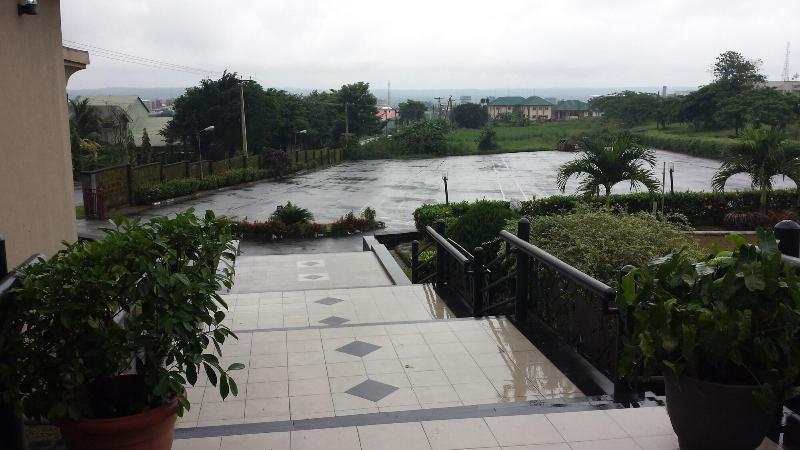Axari Hotel Suites
