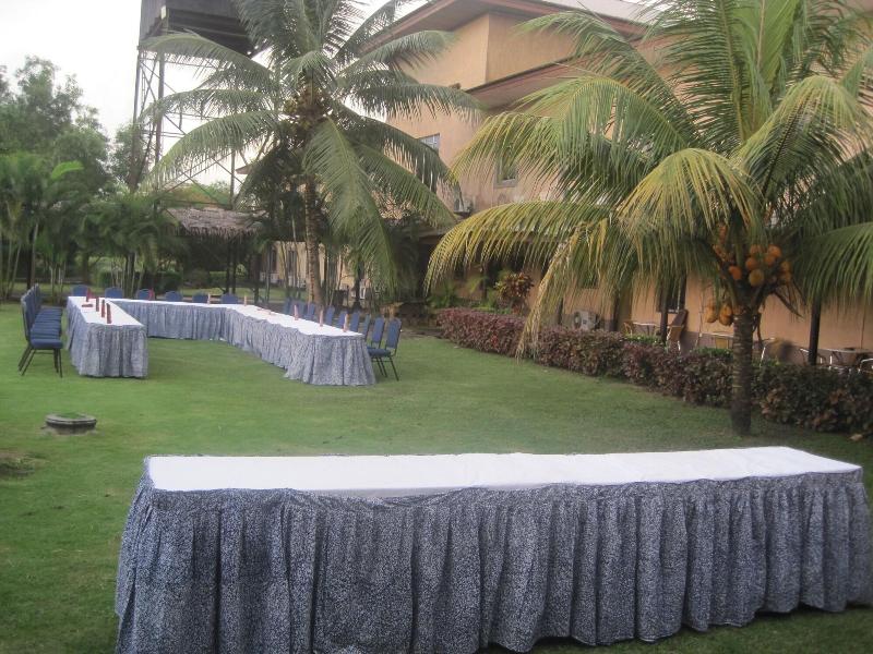 Axari Hotel Suites